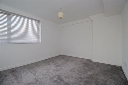 3 bedroom maisonette to rent - Photo 3