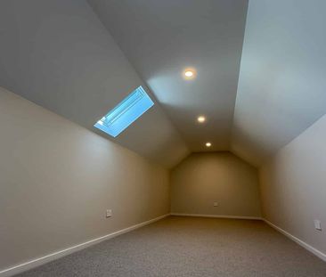 Stylish Executive Home in Jack’s Point - Photo 4