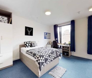 1 bedroom in a flat share to rent - Photo 3