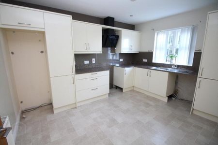 17 Higgins Court, Carrickfergus, BT38 7PS - Photo 2