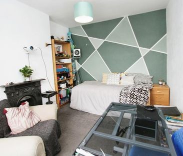 4 bedroom terraced house to rent - Photo 5