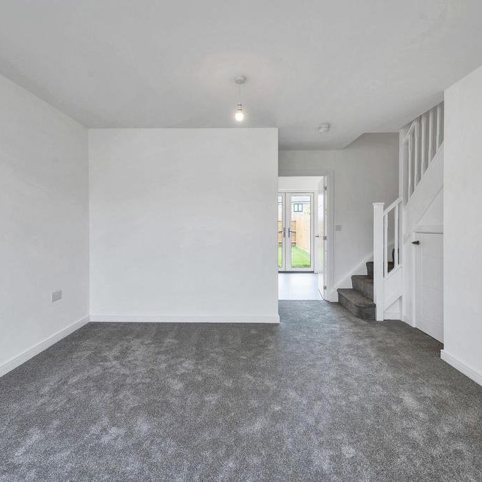 3 bedroom semi-detached house to rent - Photo 1