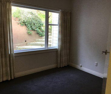 Stunning Character Home in Hataitai - A pet allowed - Photo 1