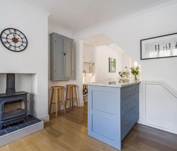 Blackheath Lane, Guildford, Surrey, GU4 - Photo 6