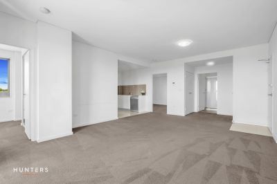 Light Filled Top Floor Apartment - Photo 1