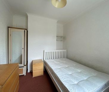 4 bedroom terraced house to rent - Photo 4