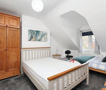 Commercial Road, Poole - Photo 6