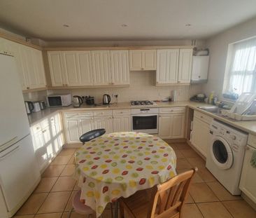 Studio to rent - Photo 6