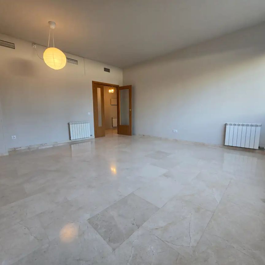 Piso de alquiler en Ronda 8 de Març, Montgat - Photo 1