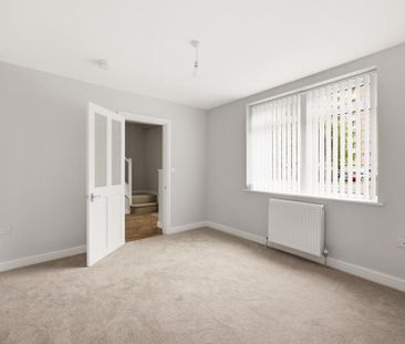 3 bedroom semi-detached house to rent - Photo 5