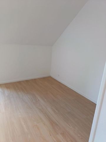 Location Maison 7 pièces 141m² EU 76260 - Photo 4