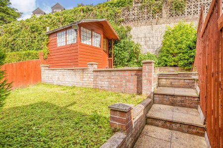 Victoria Grove, Wakefield - Photo 3