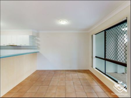 Part furnished 3 bedroom spacious townhouse for rent in sought after Corinda - Photo 5