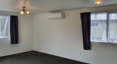 COCKBURN ST, MASTERTON - 3BDRM - $490 P/W - Photo 3
