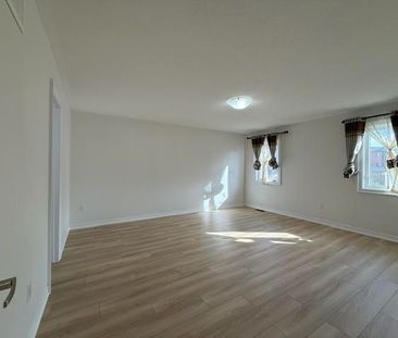 For Lease - 47 Mynden Way, Newmarket, Ontario - Photo 4