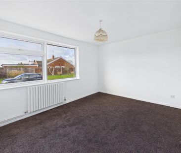 2 bedroom semi-detached bungalow to rent - Photo 4