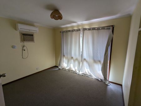 5 Gill Court, Bundamba QLD 4304 - Photo 3