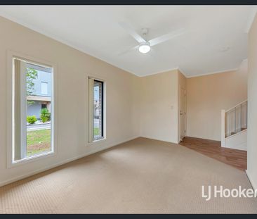 Trendy townhouse living - Photo 1