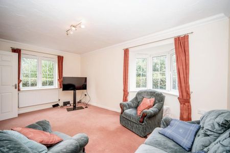 3 bedroom semi-detached house to rent - Photo 2