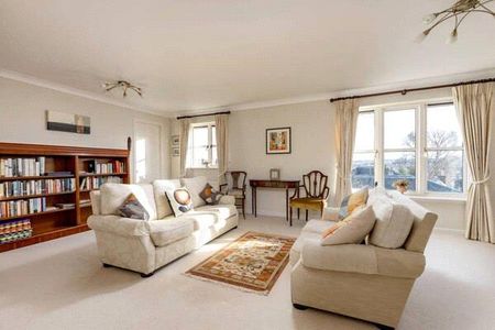 3 bedroom apartment to rent - Photo 2