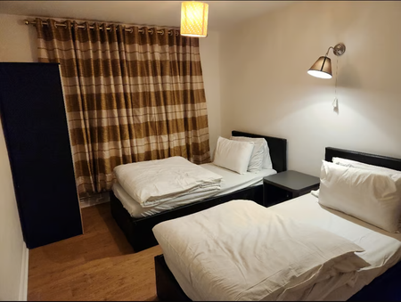 1 bedroom in a house share to rent - Photo 2