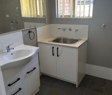 Low Maintenance One Bedroom Unit - Photo 5