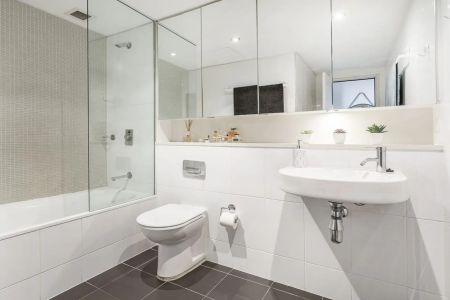 Style, Sophistication and Substance in the 'Edo' Building - Photo 4