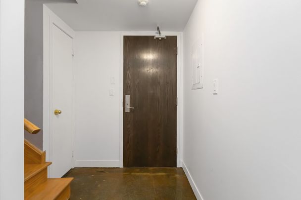 For Lease - 201 Carlaw Avenue Unit# 255, Toronto, Ontario - Photo 1