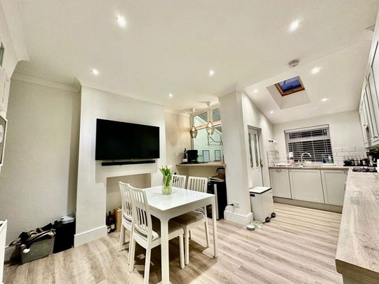 2 bedroom terraced house to rent - Photo 1