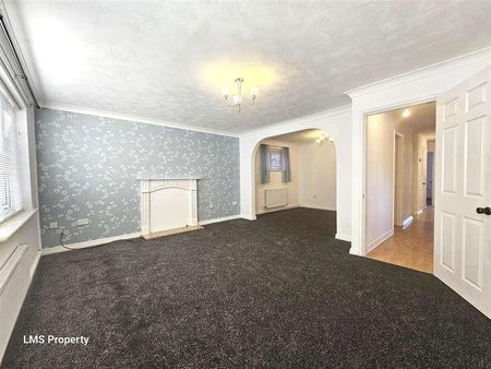 Lapwing Close, Winsford, CW7 - Photo 2