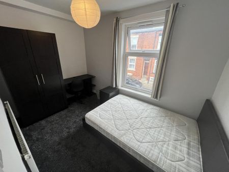 Burley Lodge Terrace, Leeds, LS6 - Photo 5