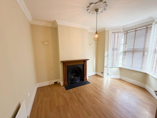 4 bedroom terraced house to rent - Photo 1