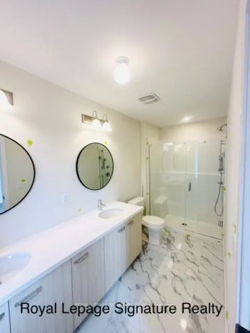 Condo Townhouse For Lease | W9244379 - Photo 2