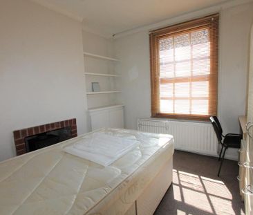 4 bedroom flat to rent - Photo 5