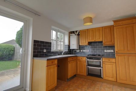 2 bedroom end of terrace house to rent - Photo 4