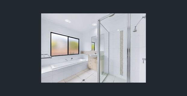 Modern Furnished Duplex in Cannonvale - Photo 1