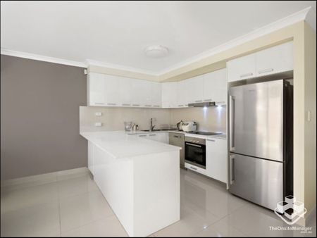 Just a beautiful Home- Little Stretton in Calamvale - Photo 3