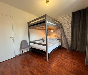 Location Appartement 3 pièces 73m² CHERBOURG-EN-COTENTIN 50100 - Photo 4
