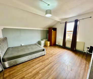 Harehills Lane, Leeds - Photo 2