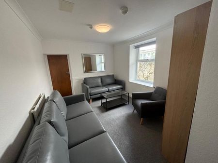 8 bedroom terraced house to rent - Photo 2