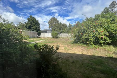 Large Family Home with Park Views - Photo 4