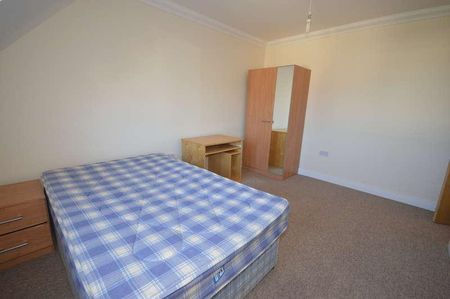 Ensbury Gardens, Ensbury Park, Bournemouth, BH10 - Photo 2