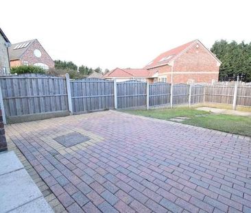 Ouchthorpe Lane, Outwood, WF1 - Photo 6