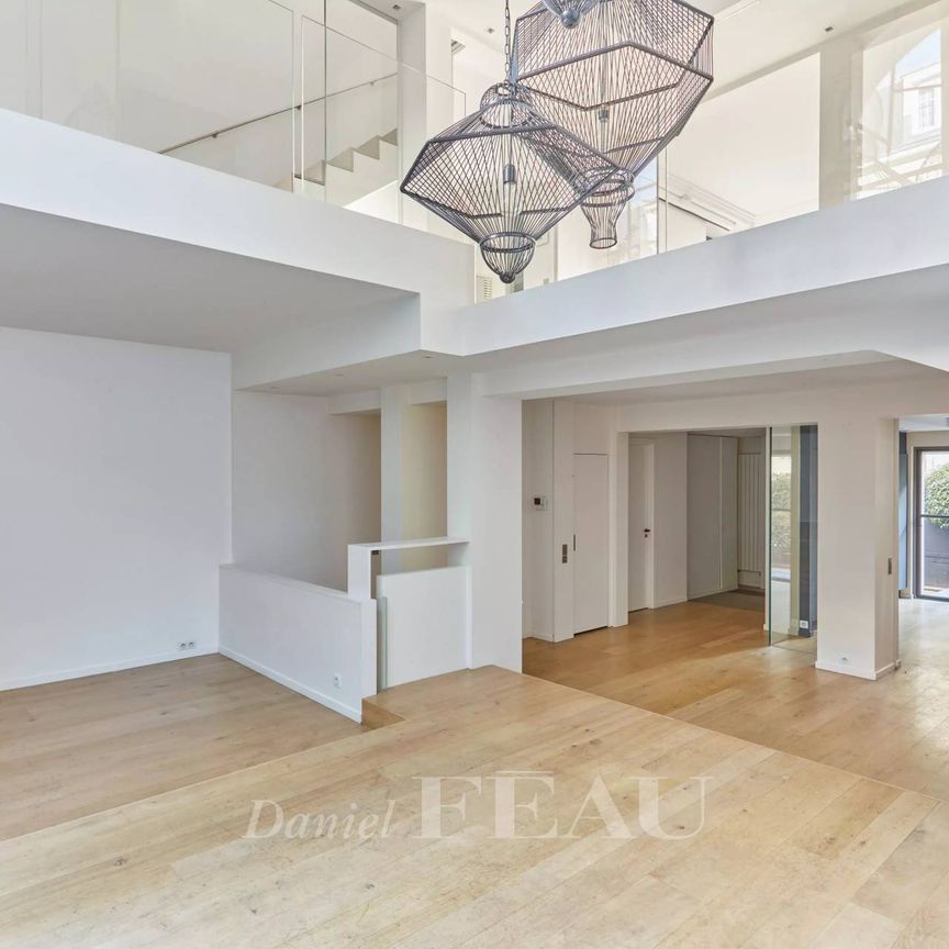 Location hôtel particulier, Neuilly-sur-Seine, 10 pièces, 273.1 m², ref 85324386 - Photo 1