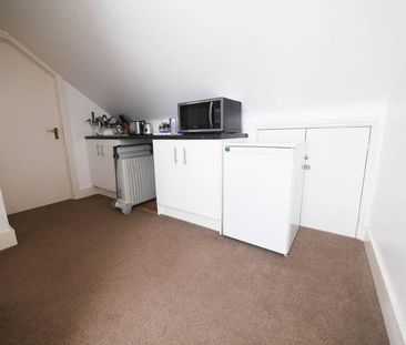 The Chase, Ickenham, UB10 - Photo 4