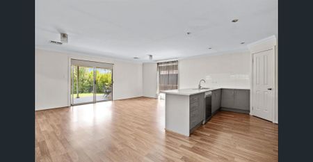 Stunning Family Home - Photo 4