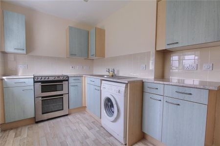 2 bedroom terraced house to rent - Photo 4