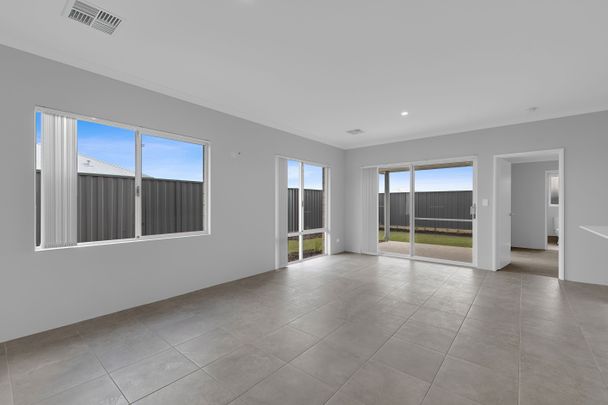 Five Bedroom Home In Port Kennedy - Photo 1