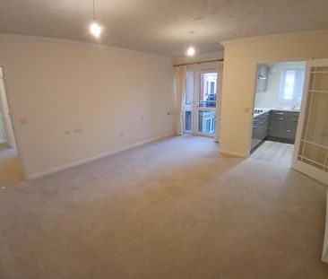 Spitfire Lodge, Portswood - Photo 3