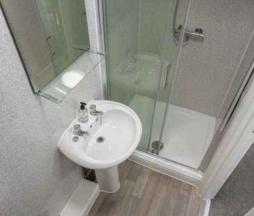 1 bedroom in a house share to rent - Photo 6